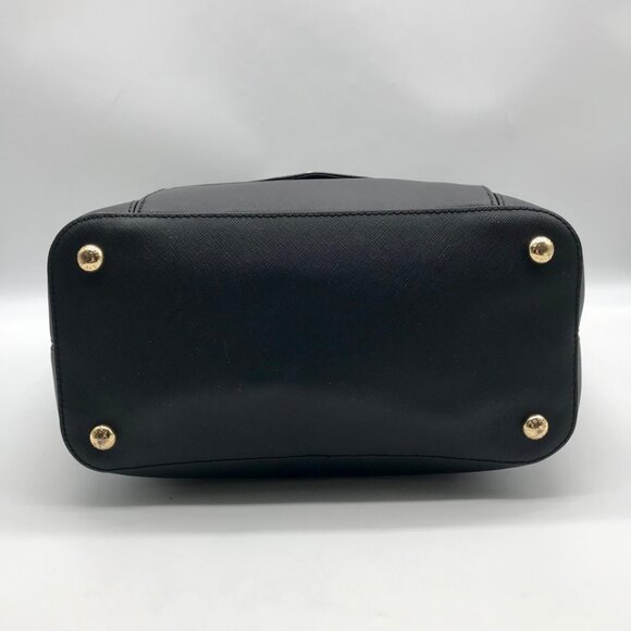 Michael Kors Black Saffiano Leather Jet Set Multi-Function Pocket Tote Bag - Picture 5 of 10